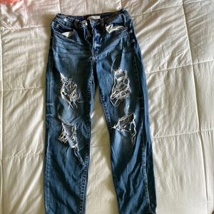 These are Willow+Root high rise mom fit jeans in the size 26